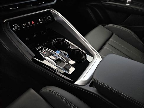 New 2025 Audi Q5 Premium Plus image 14