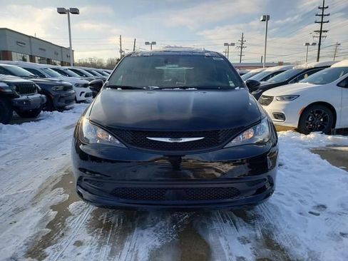 New 2026 Chrysler Voyager LX image 2