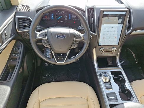 Used 2022 Ford Edge SEL w/ Convenience Package image 12