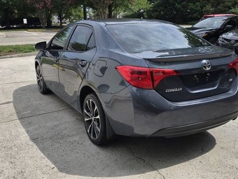 Used 2017 Toyota Corolla SE FWD image 3
