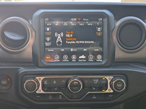 Certified 2023 Jeep Gladiator Sport AWD/4WD image 15
