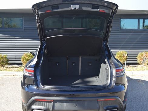 Used 2025 Porsche Macan image 39