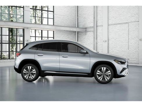 Used 2026 Mercedes-Benz GLA 250 4MATIC image 14
