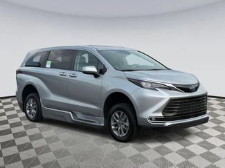 Used 2024 Toyota Sienna XLE FWD video 1