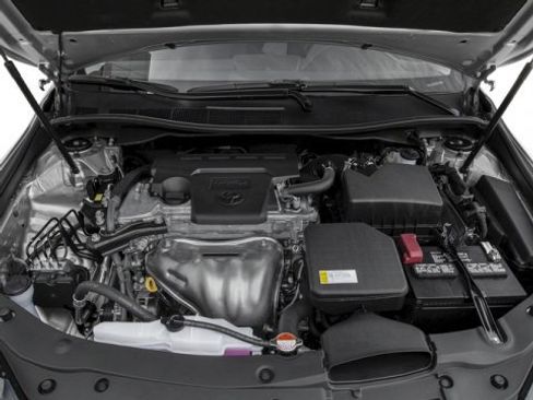 Used 2016 Toyota Camry XLE w/ Moonroof Package image 13