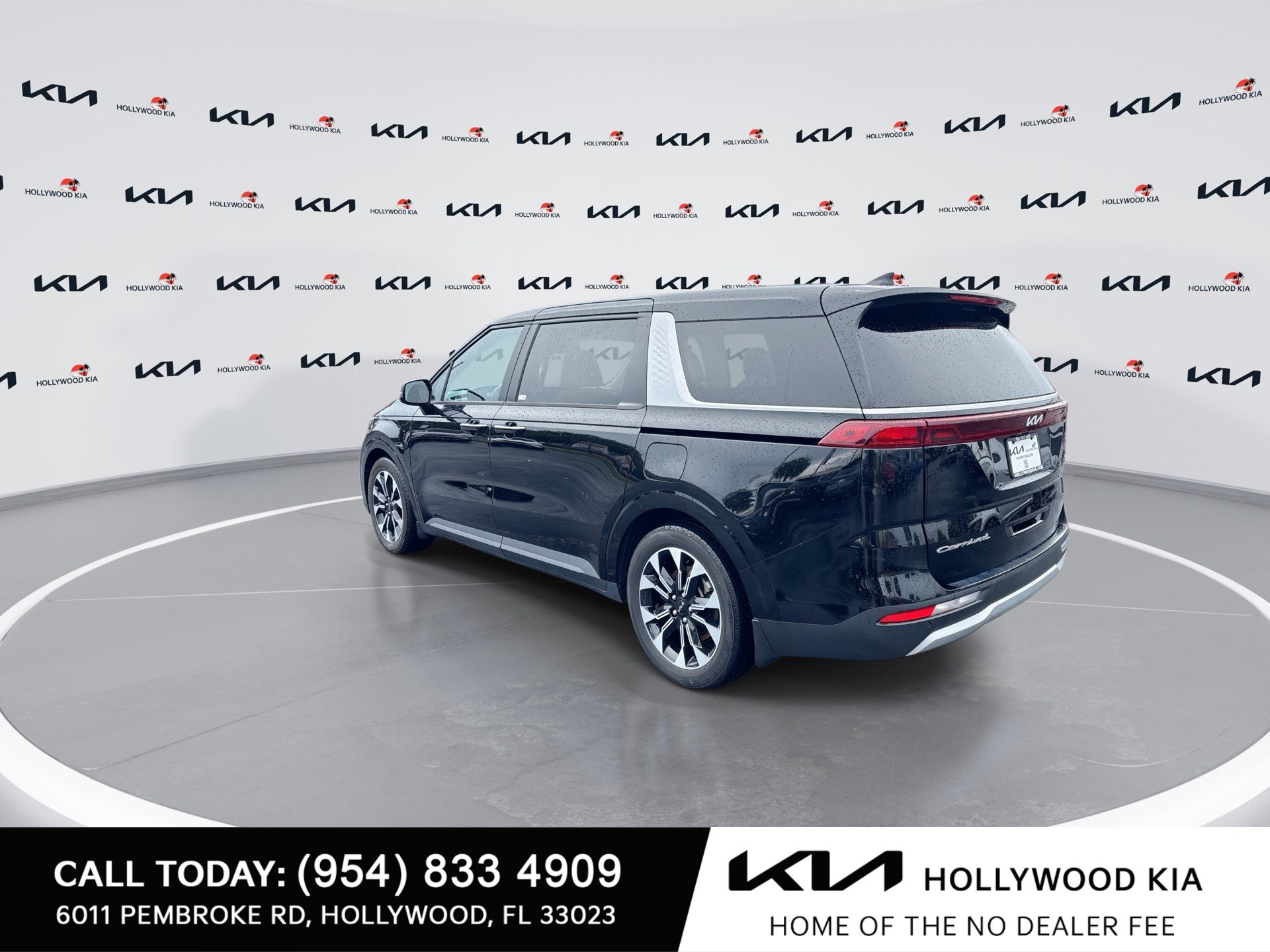 Used 2022 Kia Carnival EX FWD image 6