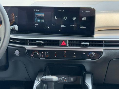 Used 2025 Kia Sorento LX FWD image 17