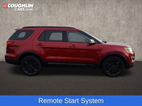 Used 2017 Ford Explorer XLT w/ Equipment Group 202A image 11