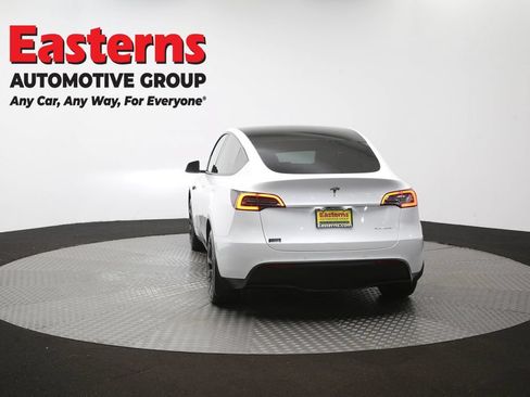 Used 2022 Tesla Model Y Long Range AWD/4WD image 33