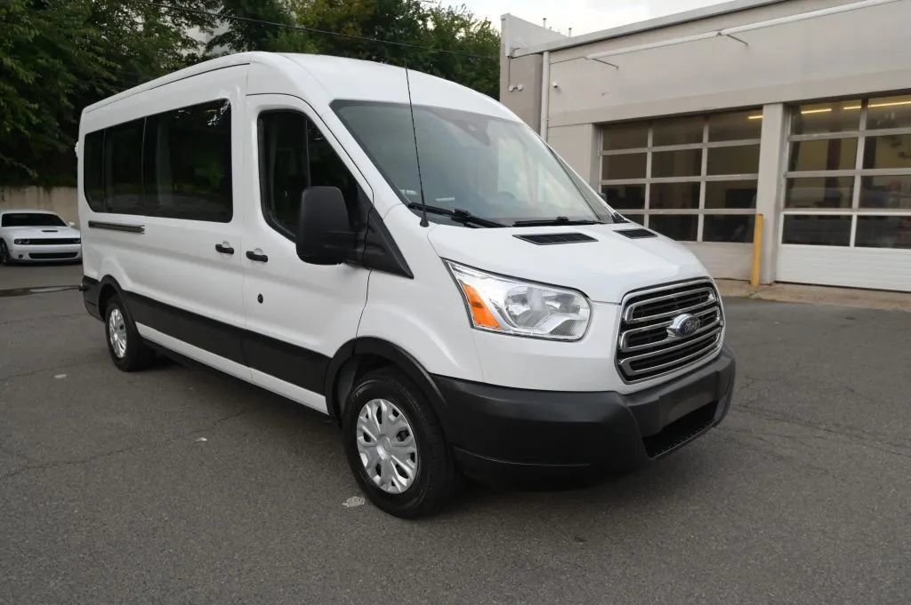 Used 2019 Ford Transit 350 XLT RWD image 7