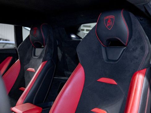 Used 2023 Lamborghini Huracan Tecnica image 16