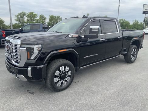 Used 2024 GMC Sierra 3500 Denali w/ Denali Reserve Package AWD/4WD image 3