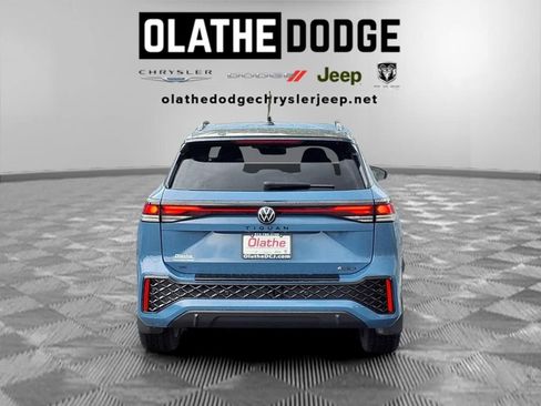 Used 2025 Volkswagen Tiguan SE R-Line AWD/4WD image 29