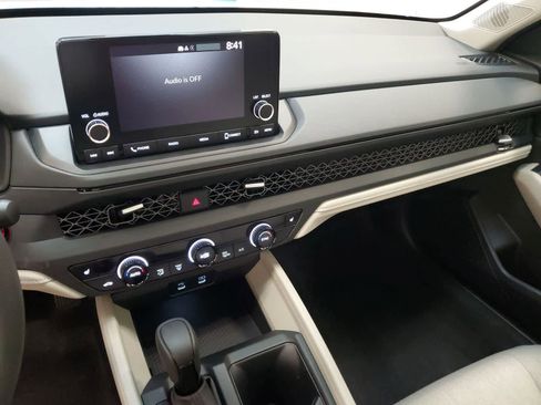 Used 2025 Honda Accord SE image 29