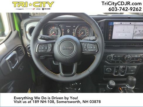 New 2025 Jeep Gladiator Sport image 13