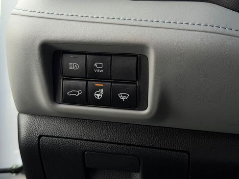 Used 2022 Toyota Highlander Platinum AWD/4WD image 35