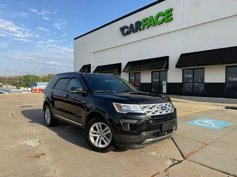 Used 2019 Ford Explorer XLT AWD/4WD image 1