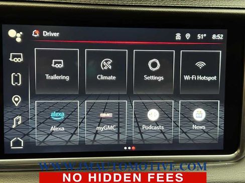 Used 2022 GMC Yukon XL Denali w/ Denali Premium Package image 30