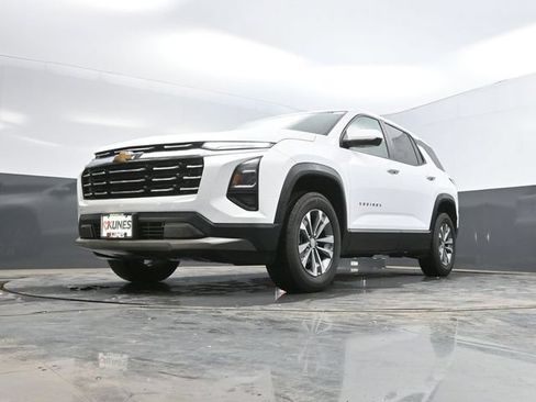 Used 2025 Chevrolet Equinox LT FWD image 47