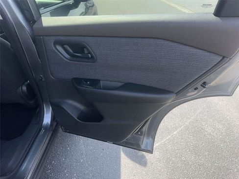 Used 2023 Nissan Rogue S AWD/4WD image 14