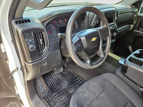Used 2022 Chevrolet Silverado 2500 Custom w/ Custom Convenience Package RWD image 9