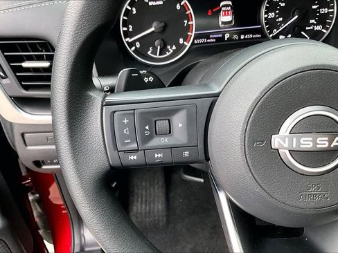 Used 2023 Nissan Rogue S image 22