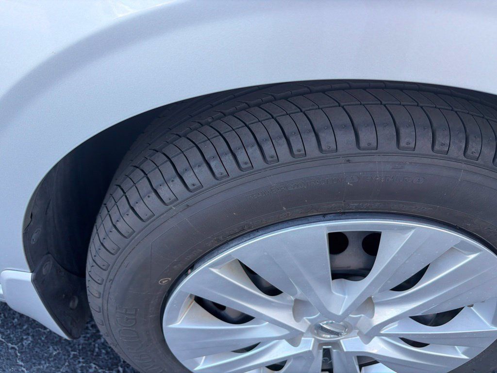 Certified 2023 Nissan Sentra S FWD image 12