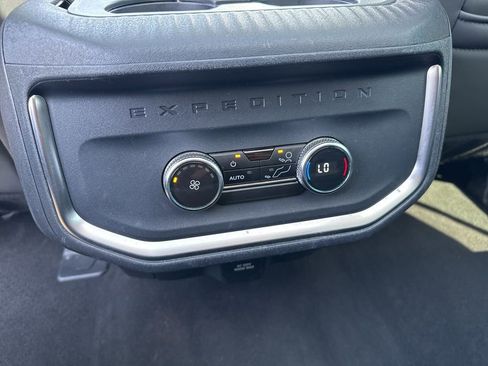 Used 2025 Ford Expedition Active AWD/4WD image 14