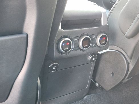 Used 2019 Land Rover Discovery HSE image 36