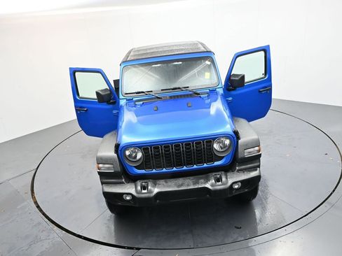 Used 2025 Jeep Wrangler Sport AWD/4WD image 35