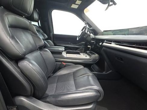 Used 2025 Lincoln Navigator Reserve w/ Jet Appearance Package AWD/4WD image 6