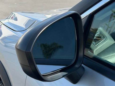 Used 2024 Nissan Rogue S FWD image 10