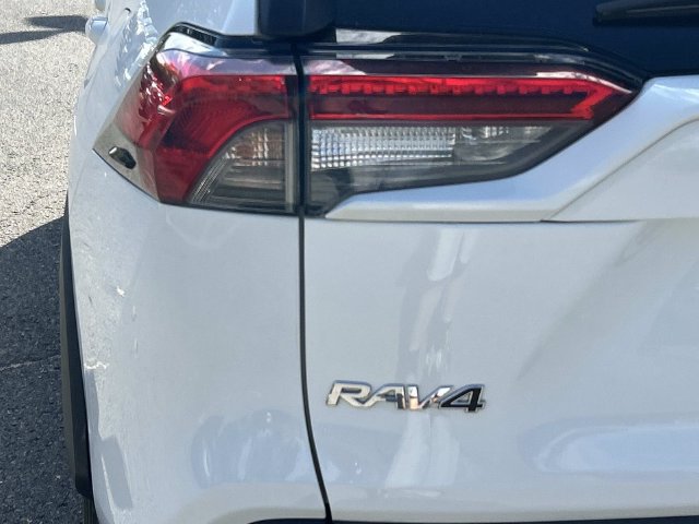 Used 2022 Toyota RAV4 XLE AWD/4WD image 12