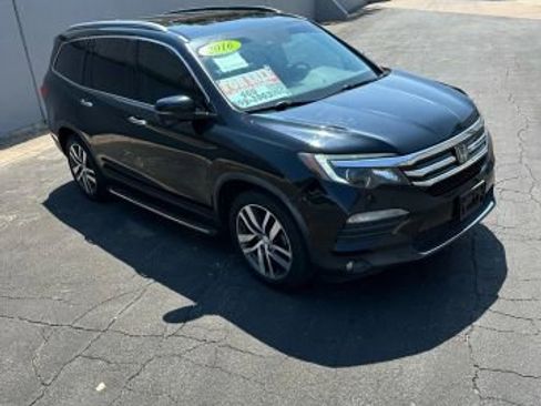 Used 2016 Honda Pilot Touring image 5