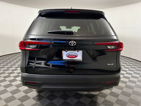 Certified 2025 Toyota Grand Highlander XLE image 6
