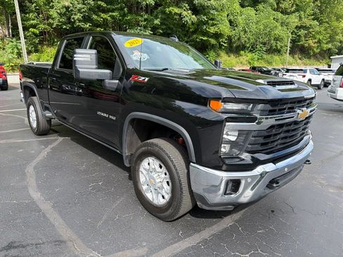 Used 2025 Chevrolet Silverado 2500 LT w/ All Star Edition AWD/4WD image 5