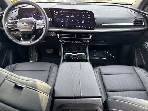 Used 2026 Chevrolet Traverse LT image 22