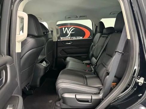 New 2026 Nissan Armada SV image 15