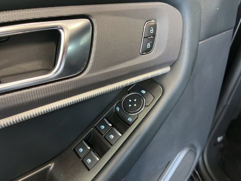 Used 2025 Ford Explorer ST-Line AWD/4WD image 4