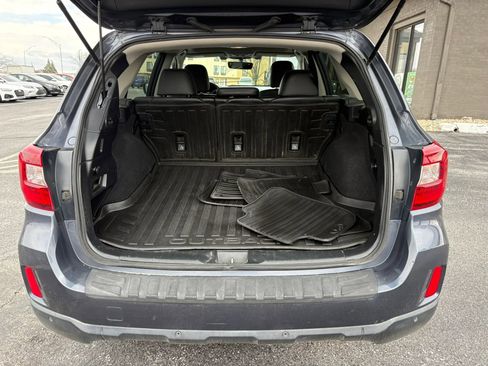 Used 2017 Subaru Outback 2.5i Limited image 9