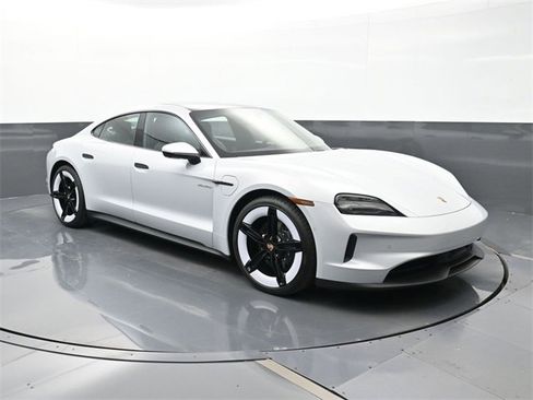 New 2025 Porsche Taycan image 31