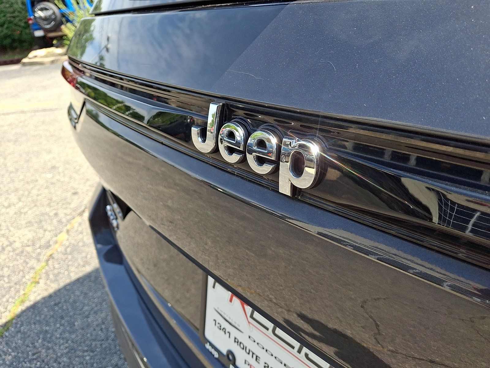 Used 2022 Jeep Grand Cherokee Limited AWD/4WD image 32
