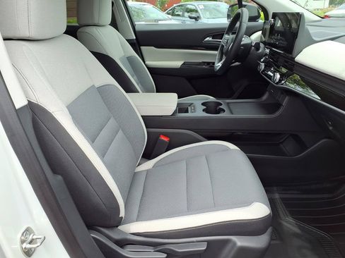 Used 2024 Honda Prologue EX image 12