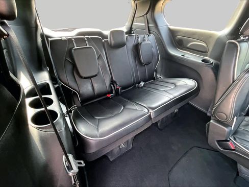 Used 2025 Chrysler Pacifica Limited FWD image 35
