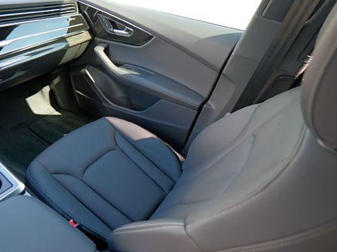 New 2025 Audi Q8 Premium Plus image 40