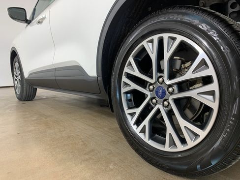 Used 2020 Ford Escape SEL image 15