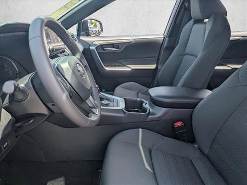 Certified 2025 Toyota RAV4 SE w/ Convenience Package AWD/4WD image 16