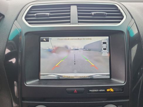 Used 2016 Ford Explorer XLT w/ Equipment Group 201A image 19