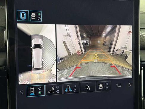 Used 2025 GMC Yukon XL AT4 w/ AT4 Premium Plus Package image 15