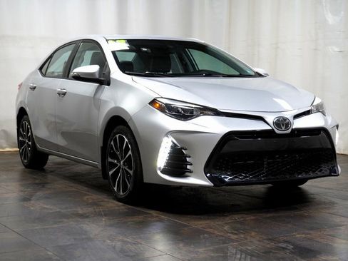 Used 2017 Toyota Corolla SE w/ SE Premium Package FWD image 1